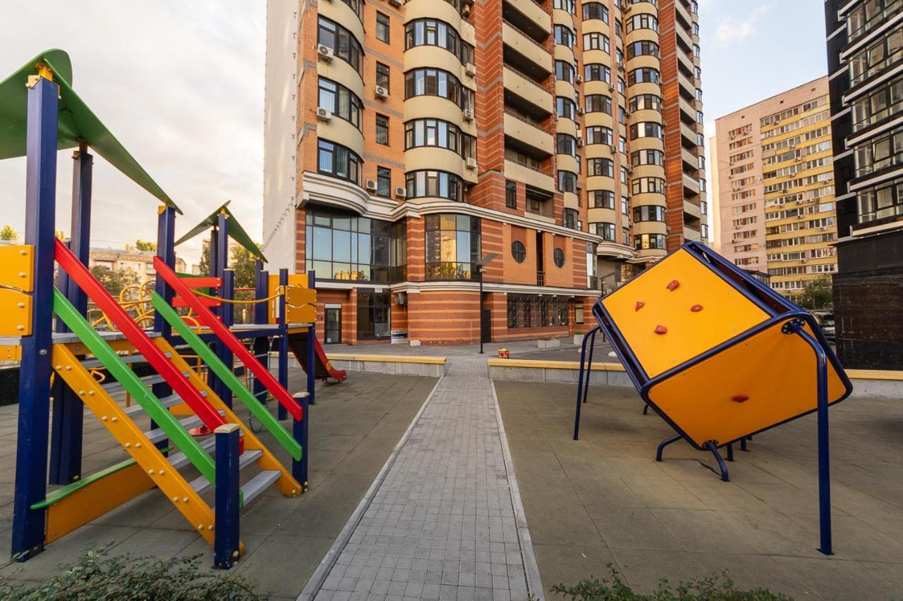 New Building Near Arena City Lesi Ukrainky 7A Kiev Exteriör bild
